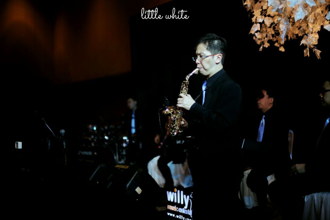Willy Music Entertainment on Stage